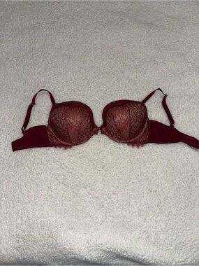 Victoria's Secret Lace Underwire Bra in Burgundy